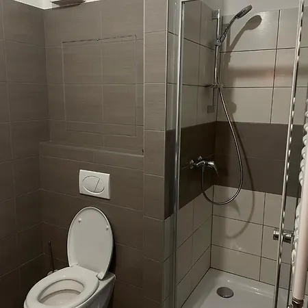 In Nobelova, Free Parking, Near Center Appartamento *