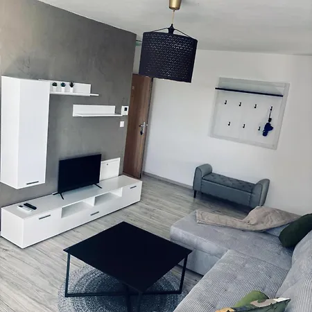 In Nobelova, Free Parking, Near Center Appartamento