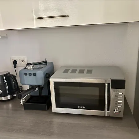 Appartamento In Nobelova, Free Parking, Near Center *