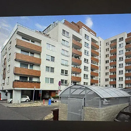In Nobelova, Free Parking, Near Center Appartamento *
